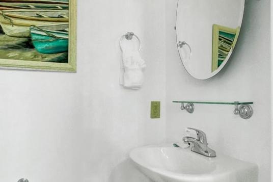 11E Mariners Walk by AvantStay Ocean Views Beachfront Living Shared Pool