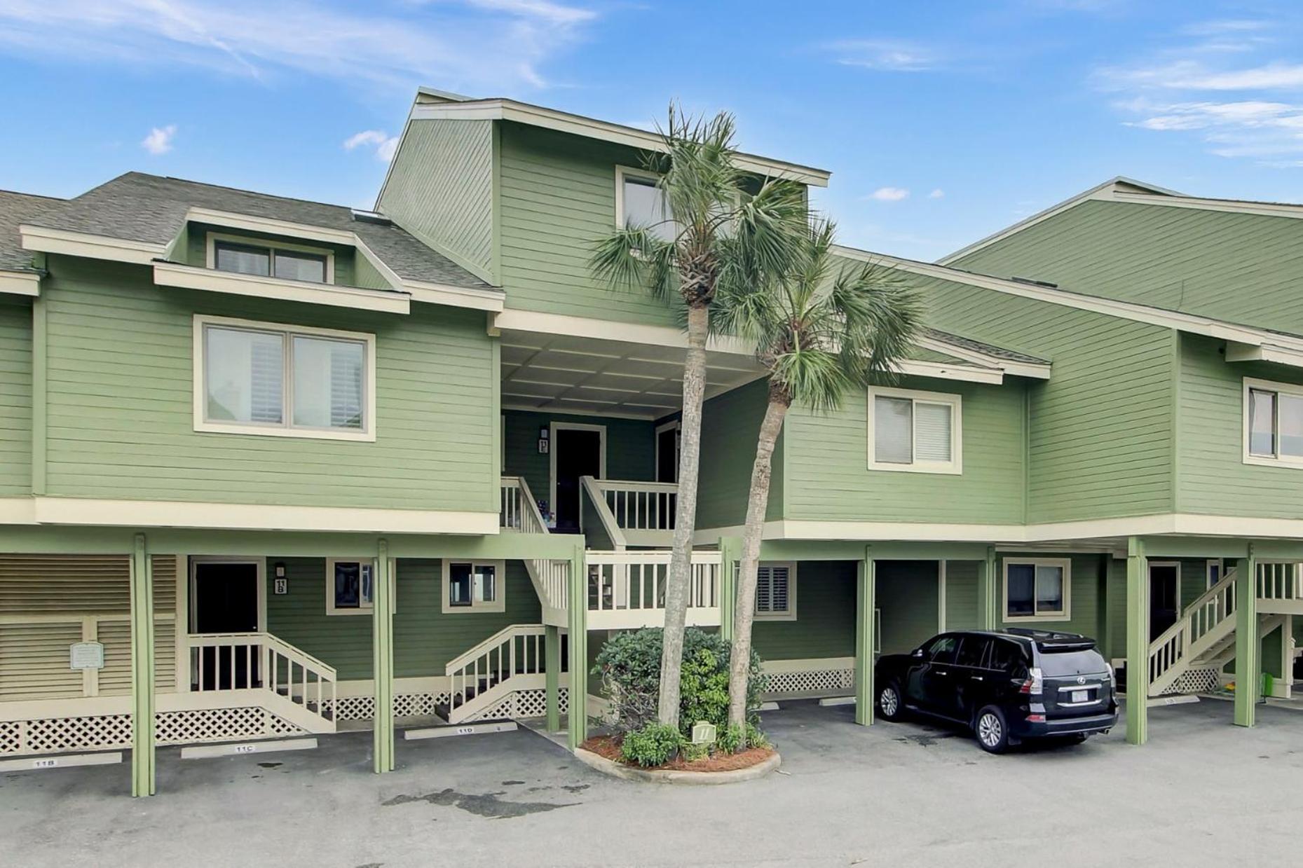11E Mariners Walk by AvantStay Ocean Views Beachfront Living Shared Pool