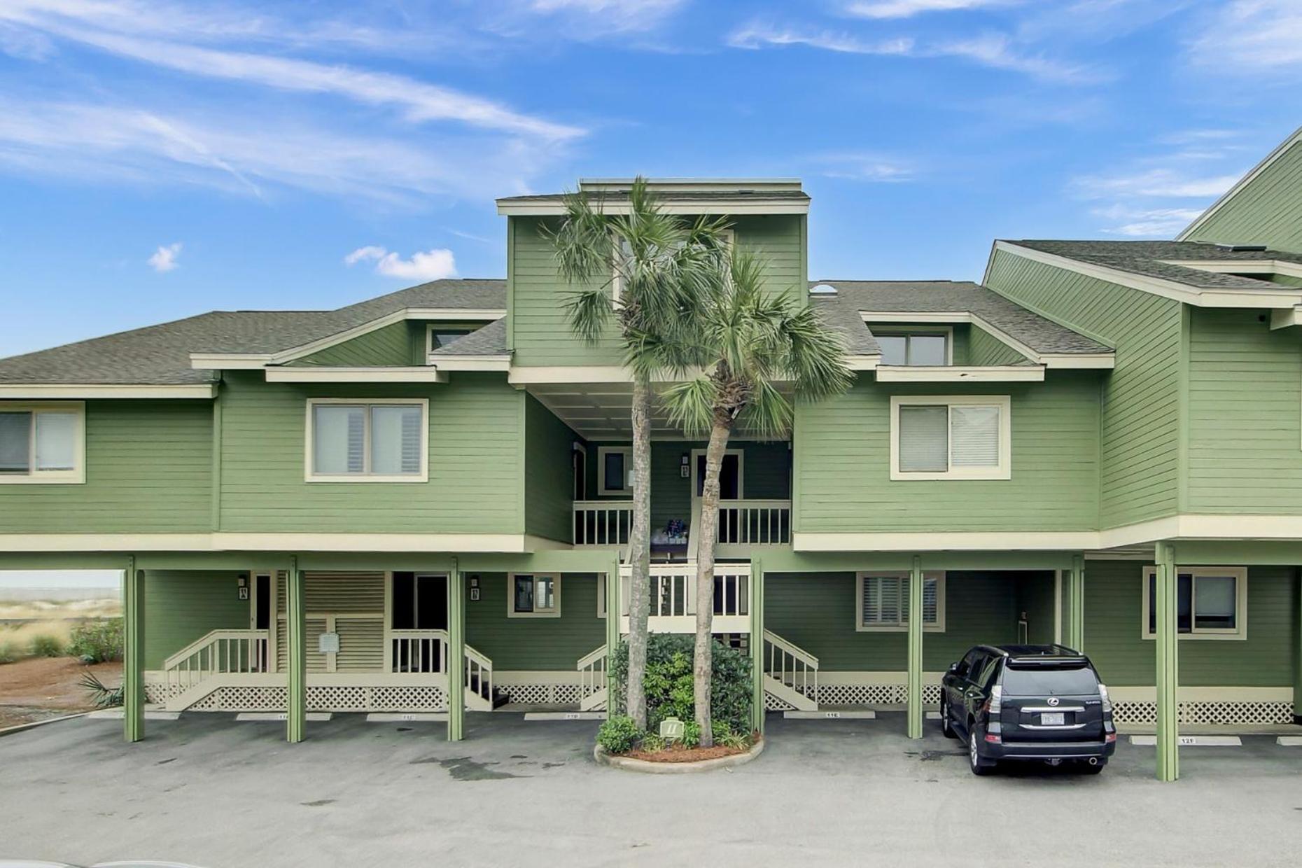 11E Mariners Walk by AvantStay Ocean Views Beachfront Living Shared Pool
