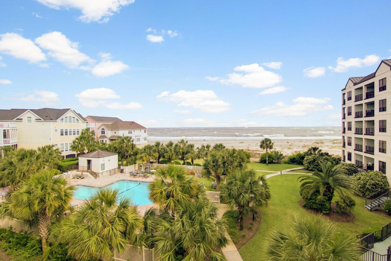 311 Summerhouse by AvantStay Beach Views Access to Community Pool