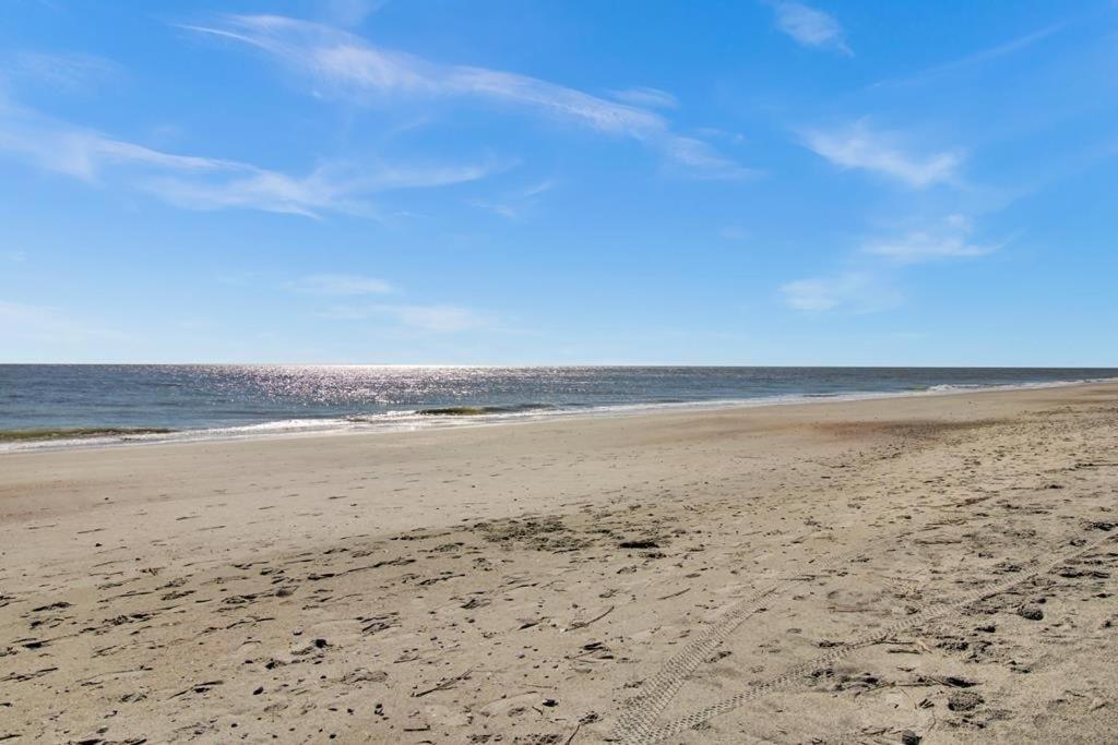 504 Summerhouse by AvantStay Ocean Front Condo w Community Pool Access