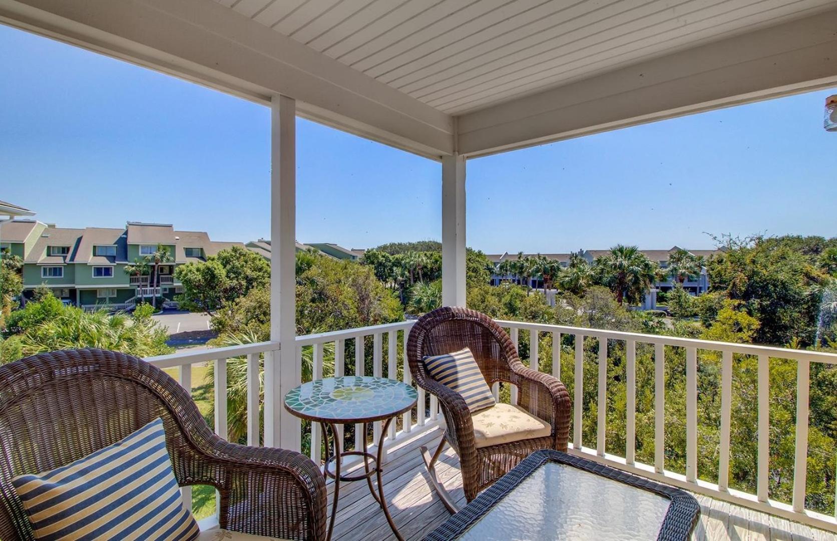 72 Pelican Bay AvantStay Community Pool Decks