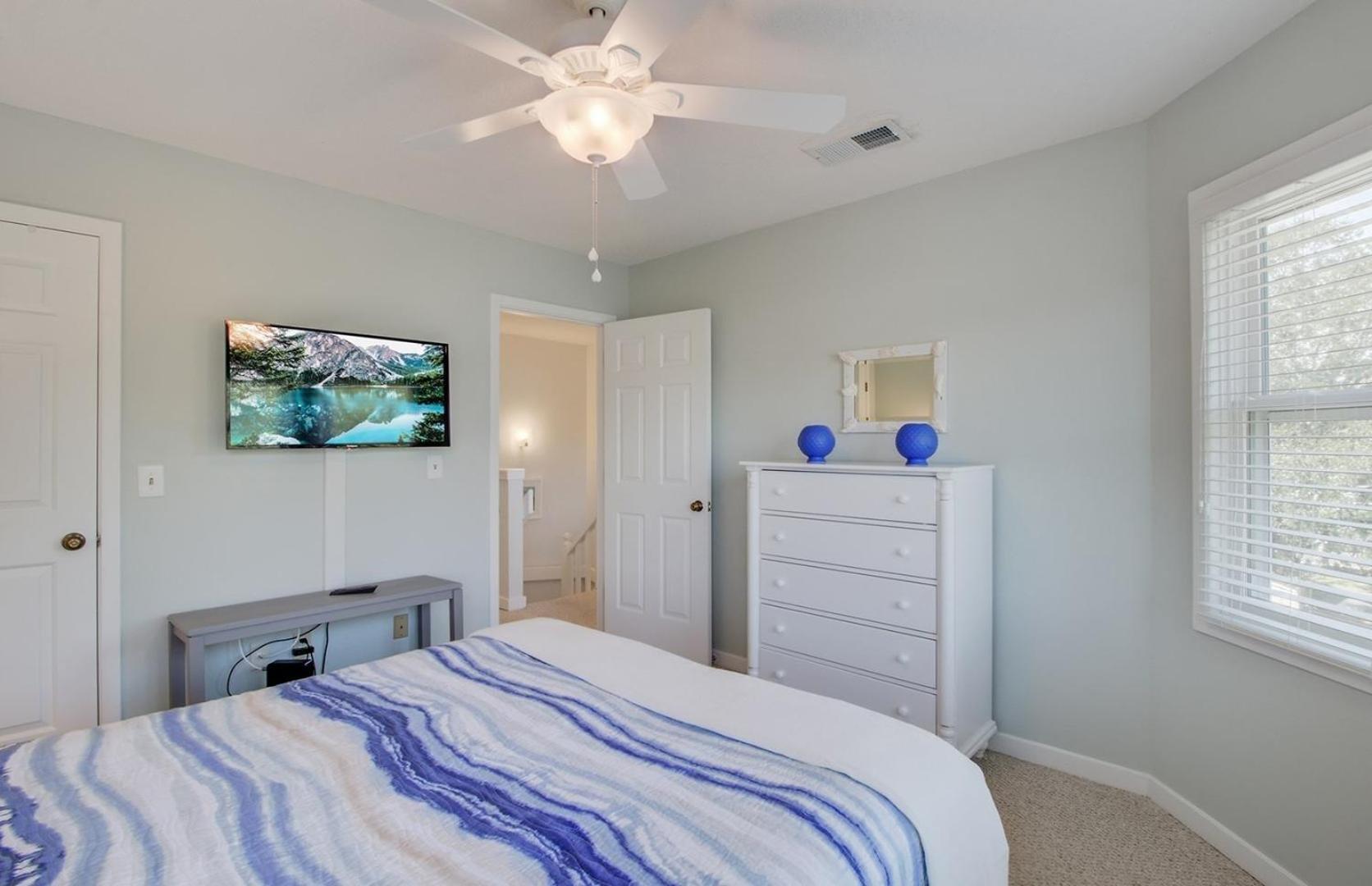 72 Pelican Bay AvantStay Community Pool Decks