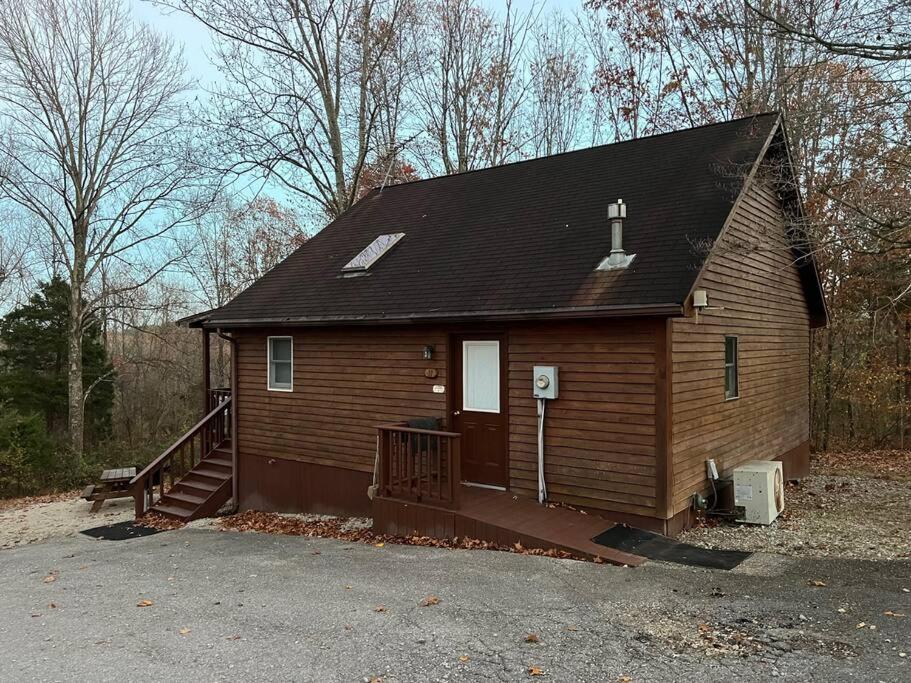Deluxe Cabin #11 with Hot Tub on Patoka Lake in Southern Indiana