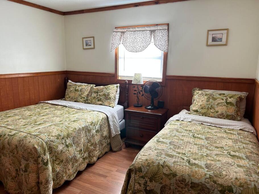 Optimum Cabin #12 with Hot Tub and Jacuzzi on Patoka Lake in Southern Indiana view 5