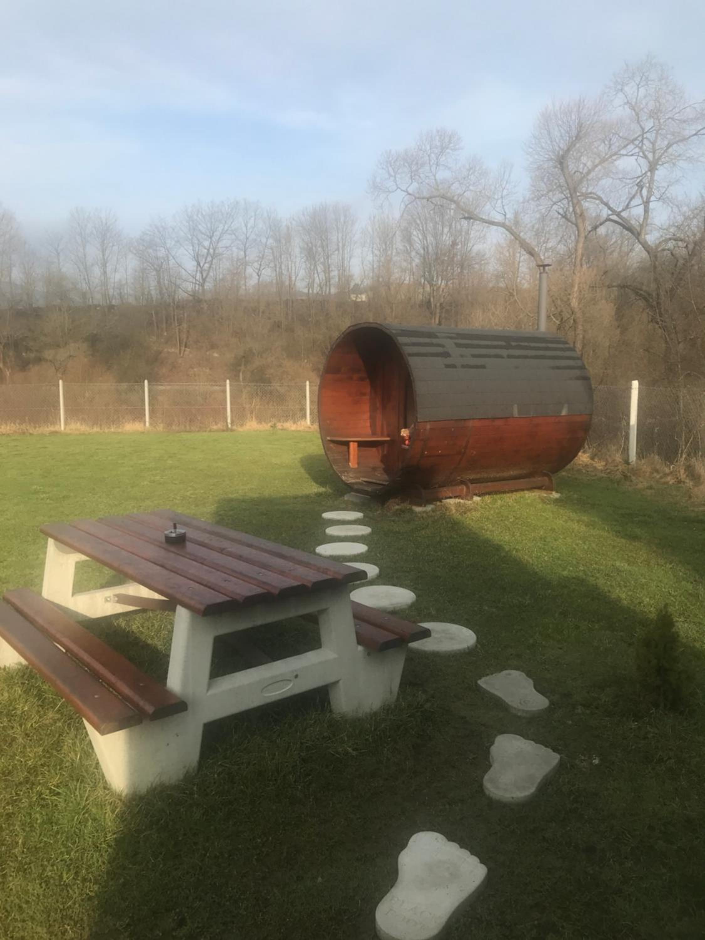 TinyHouses & Garden view 4