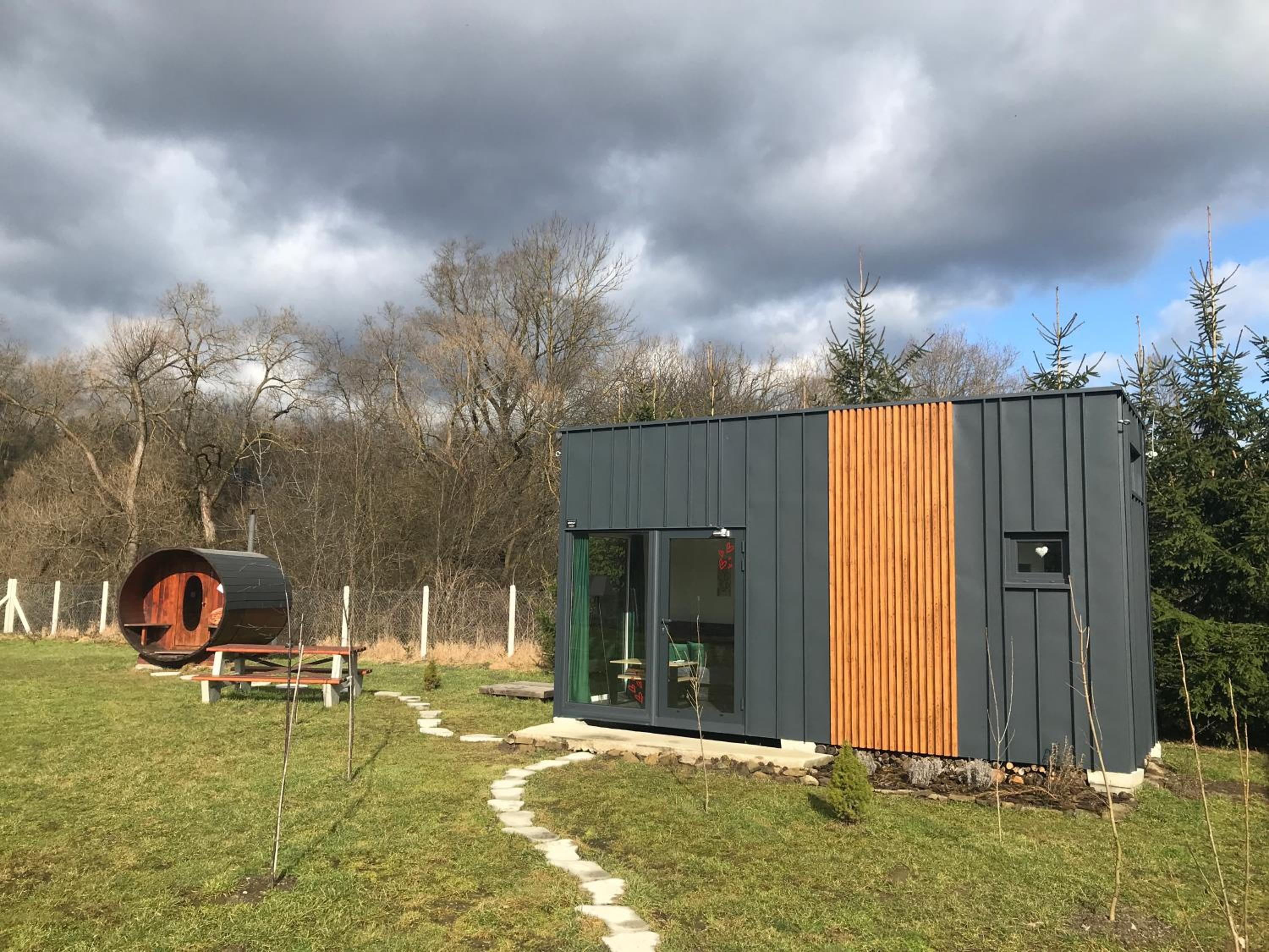 TinyHouses & Garden view 3