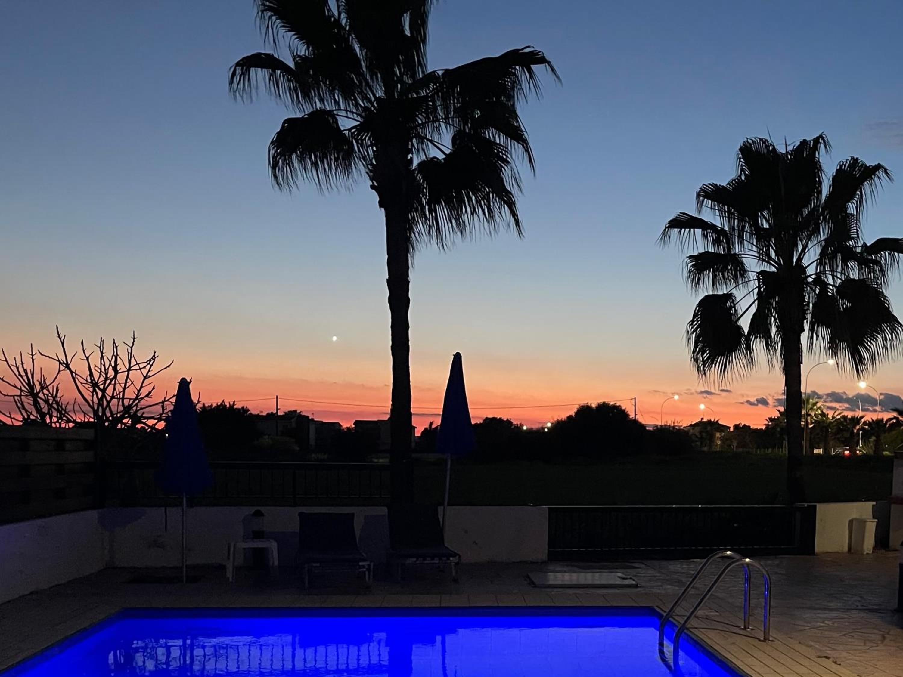 Sunset Pearl Holiday Villa