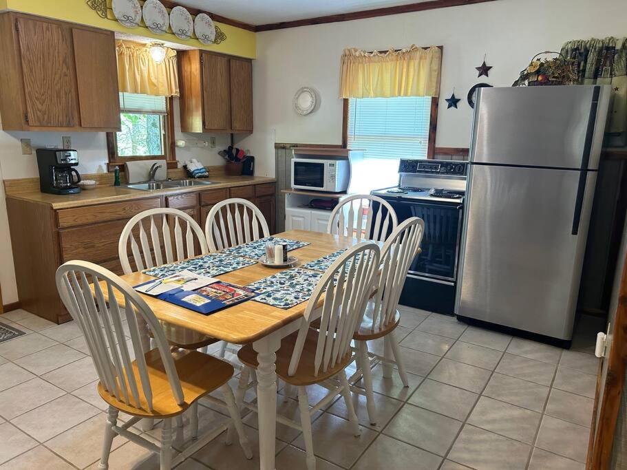 Two Bedroom Cozy Cabin #14 on Patoka Lake in Southern Indiana view 4