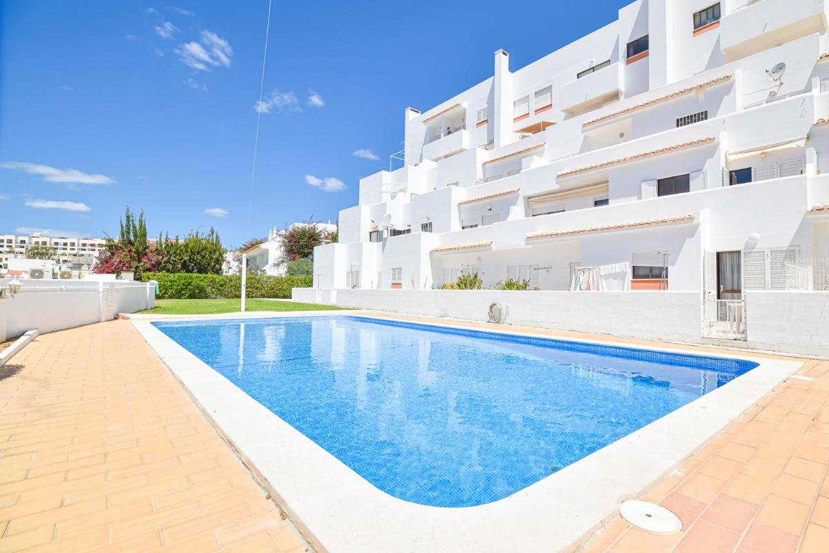 Apartamento no Centro de Albufeira com Piscina photo 4