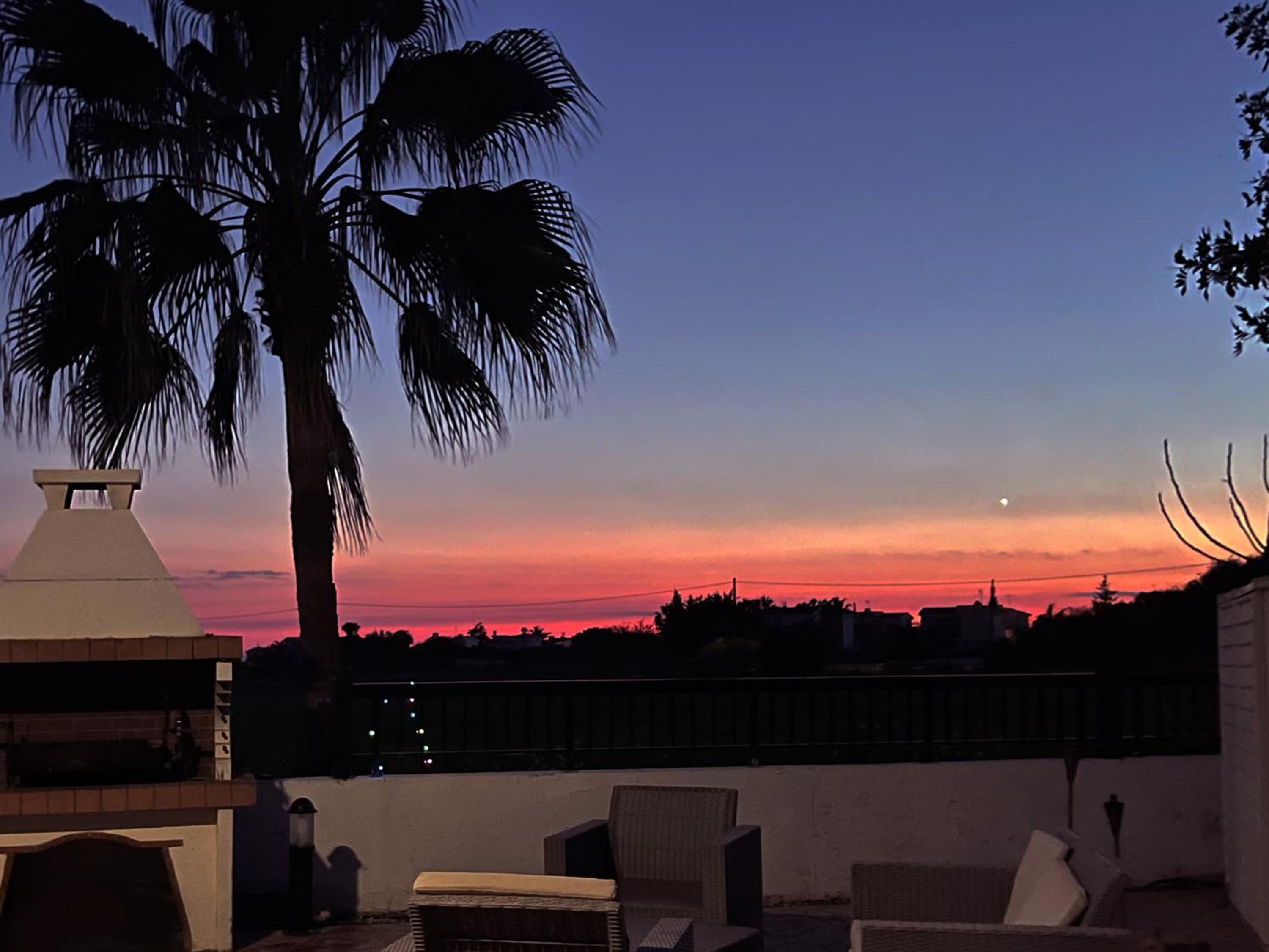 Sunset Pearl Holiday Villa