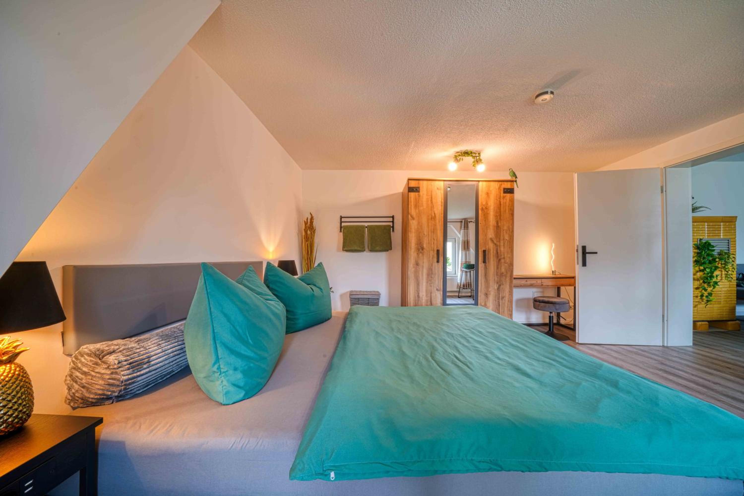 Zuarin Schlossblick - Ganzes Apartment direkt am Schlossgarten von Schwerin mit Dschungel-Feeling - Parkplatz auf Anfrage vorhanden