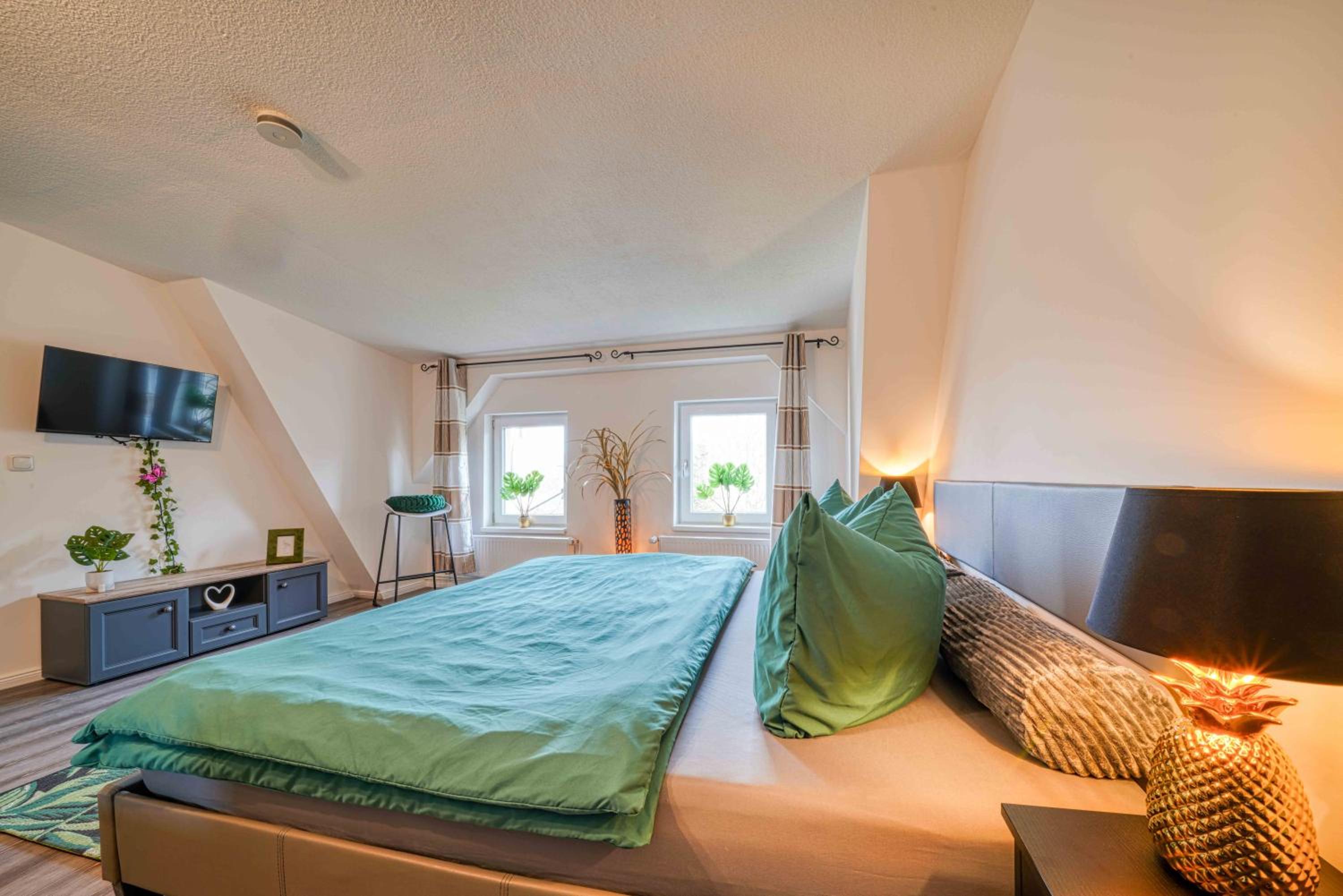 Zuarin Schlossblick - Ganzes Apartment direkt am Schlossgarten von Schwerin mit Dschungel-Feeling - Parkplatz auf Anfrage vorhanden
