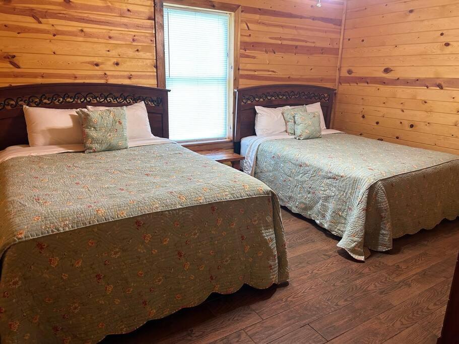 Solarium Deluxe Cabin #19 on Patoka Lake in Southern Indiana view 2
