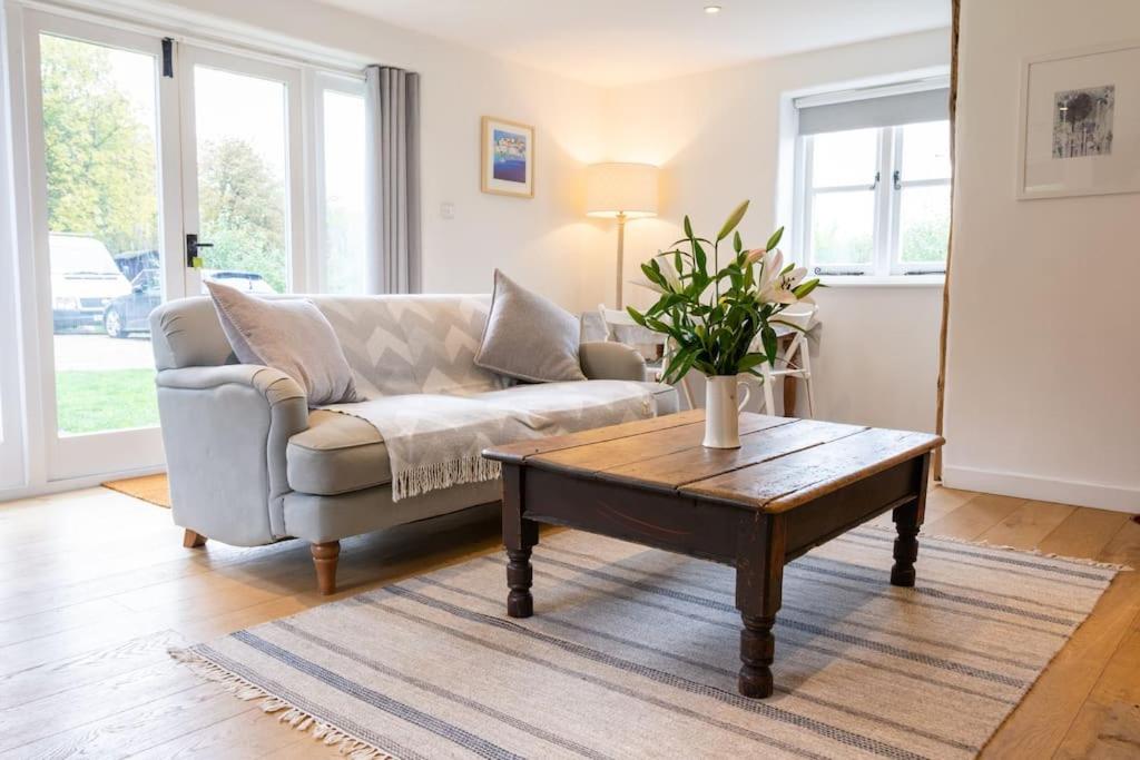 Self contained annexe in the Vale of Belvoir. view 5