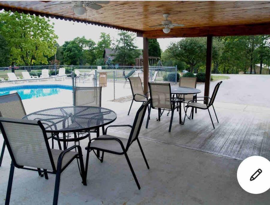 Luxury Cabin #21 With Hot Tub and Jacuzzi on Patoka Lake in Southern Indiana
