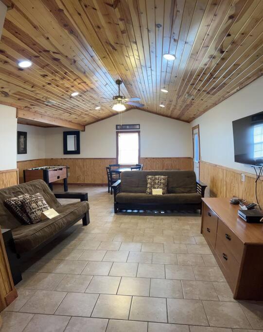Arcadia Cabin #25 on Patoka Lake in Southern Indiana view 2