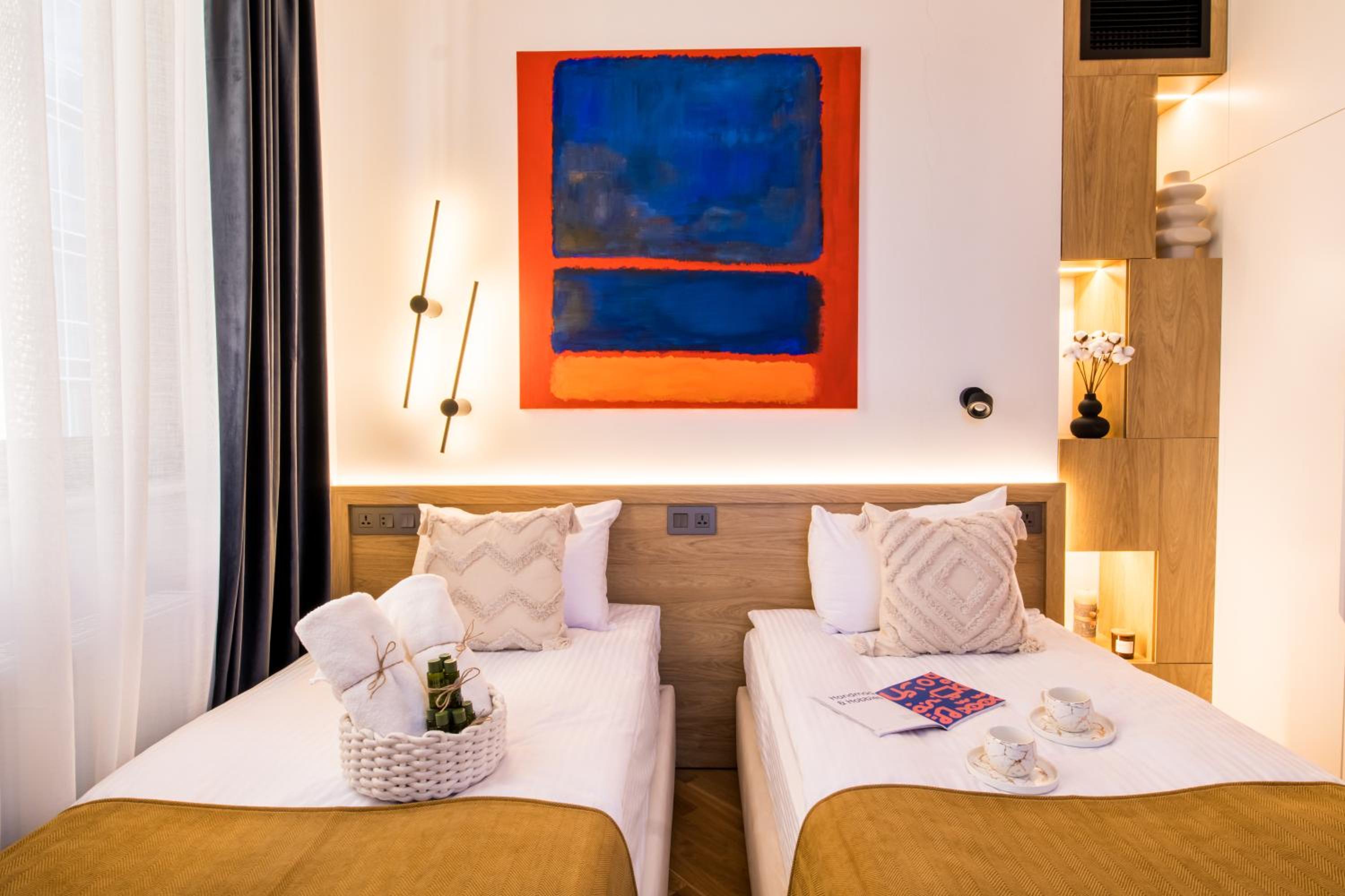 hotelise l Arcstone Apartment