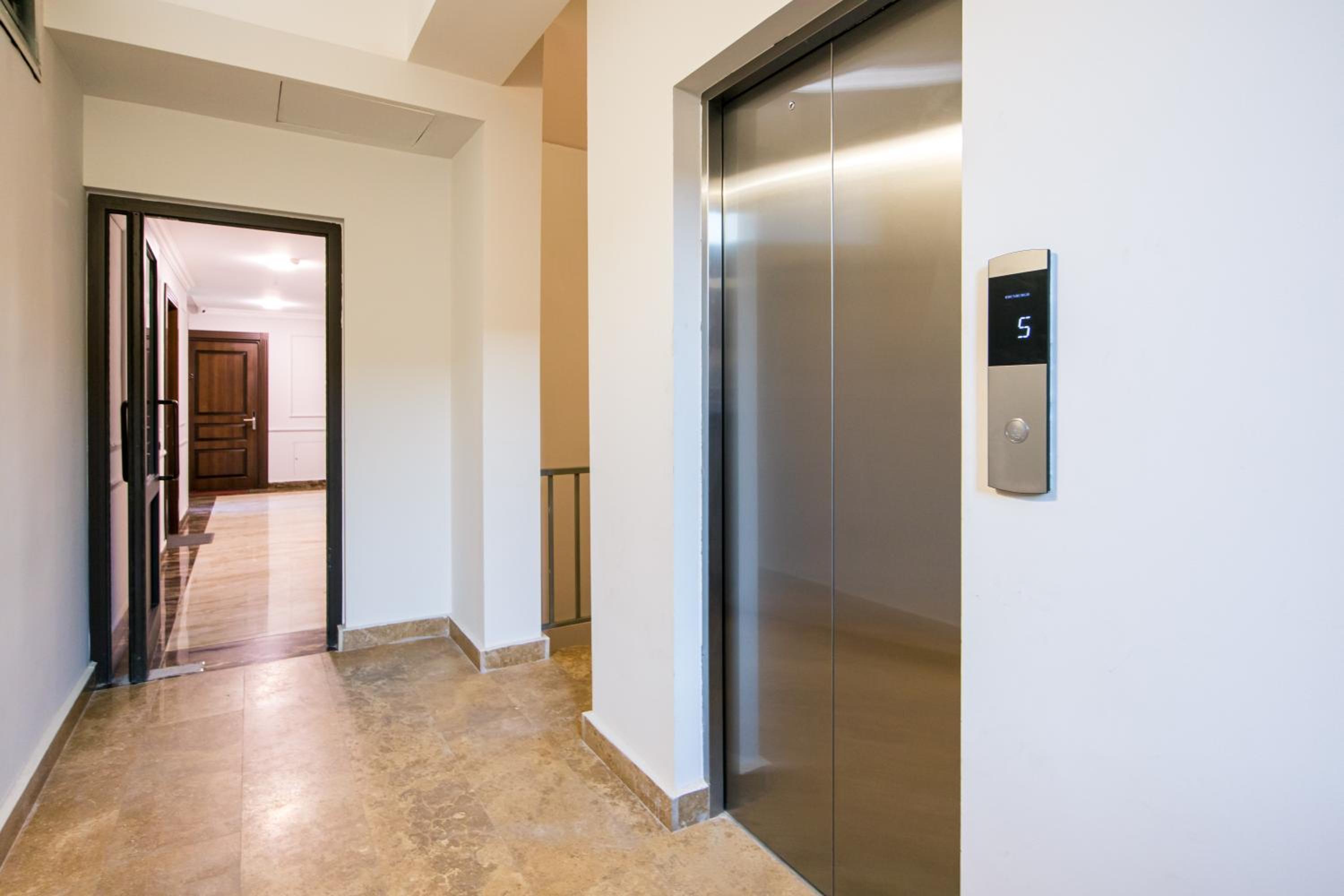 hotelise l Arcstone Apartment
