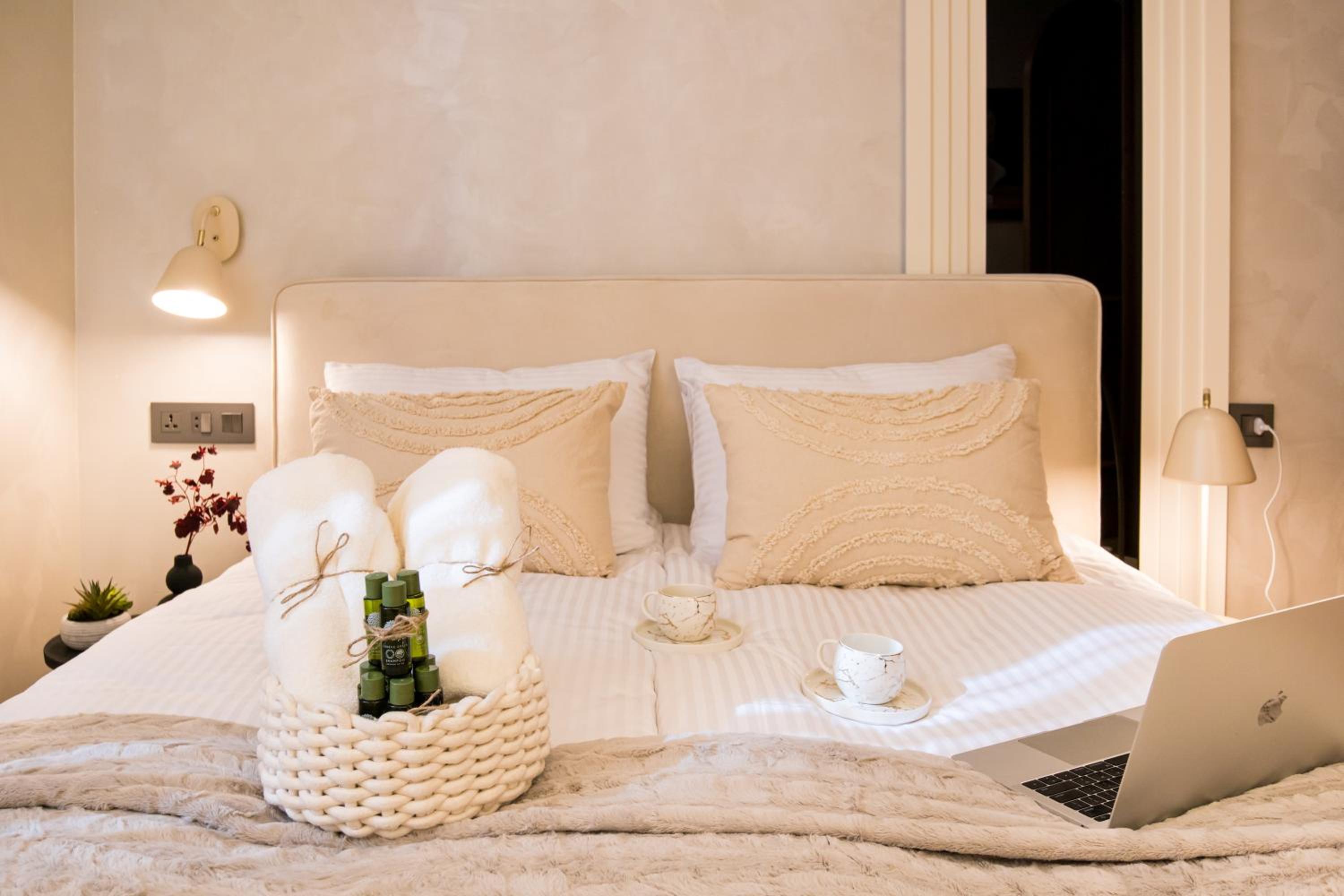 hotelise l Arcstone Apartment
