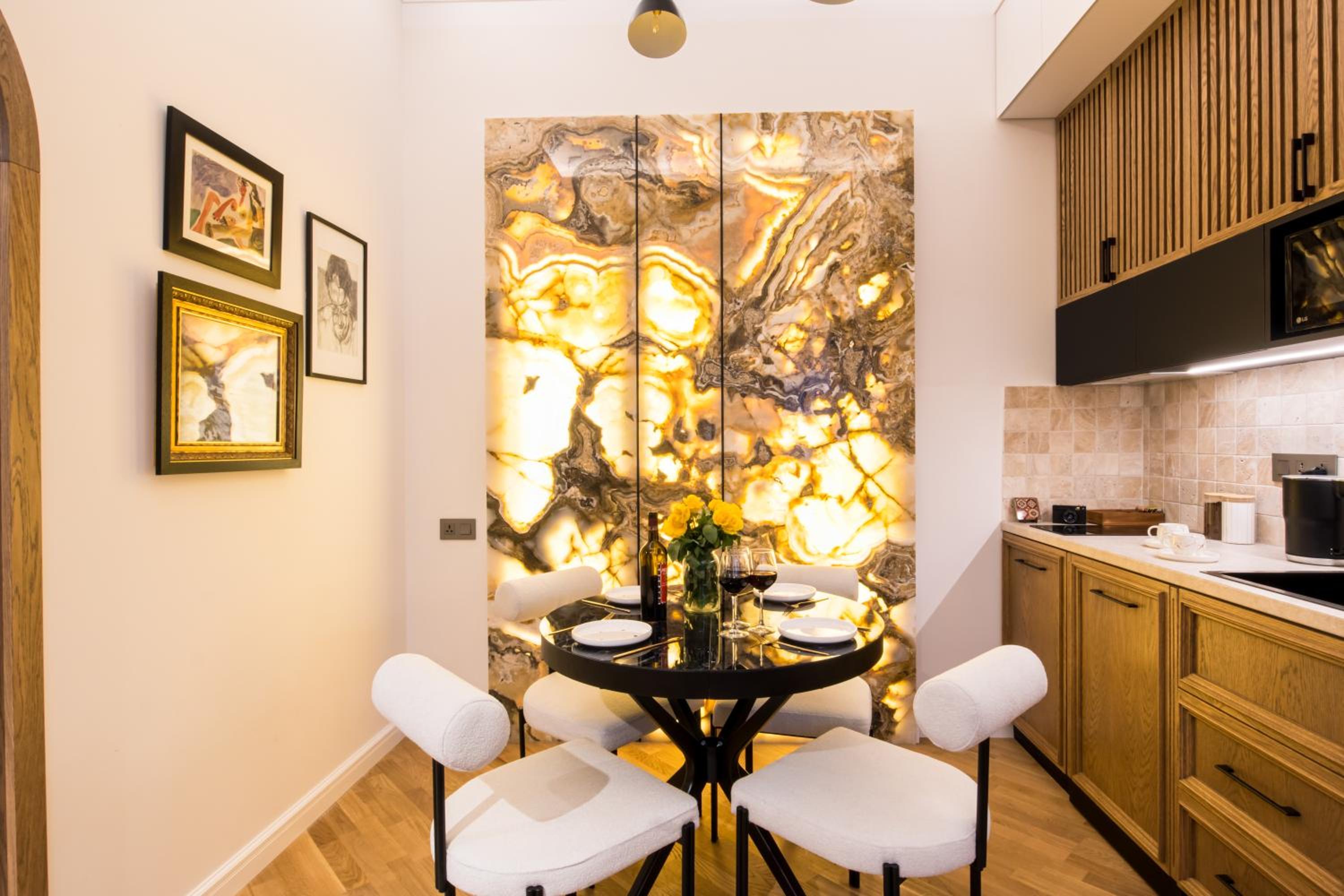 hotelise l Arcstone Apartment