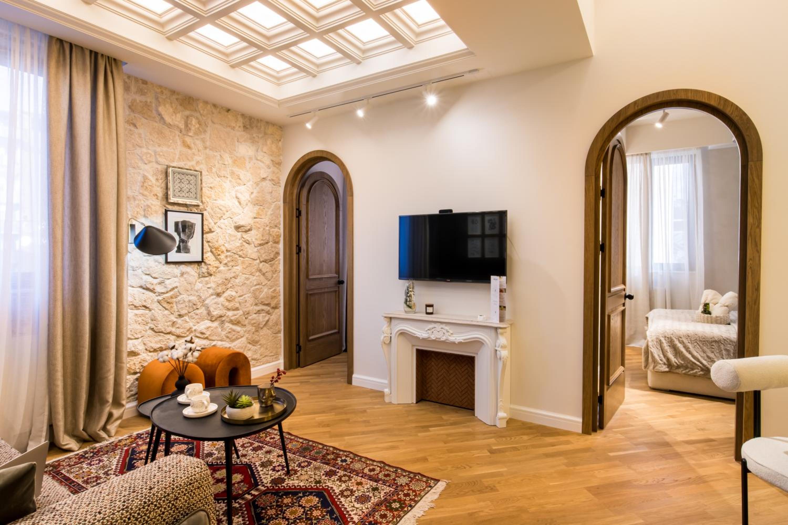 hotelise l Arcstone Apartment