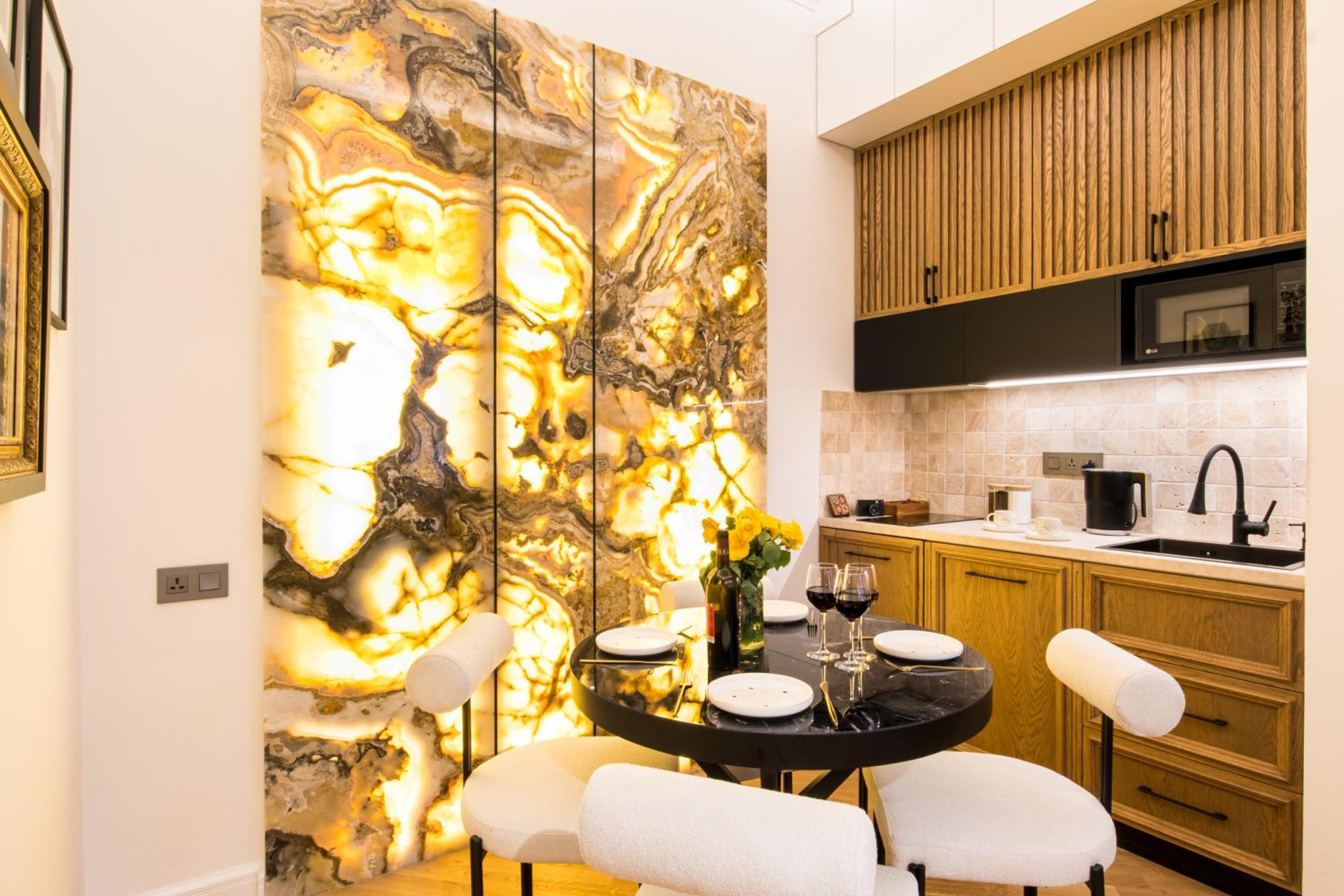 hotelise l Arcstone Apartment