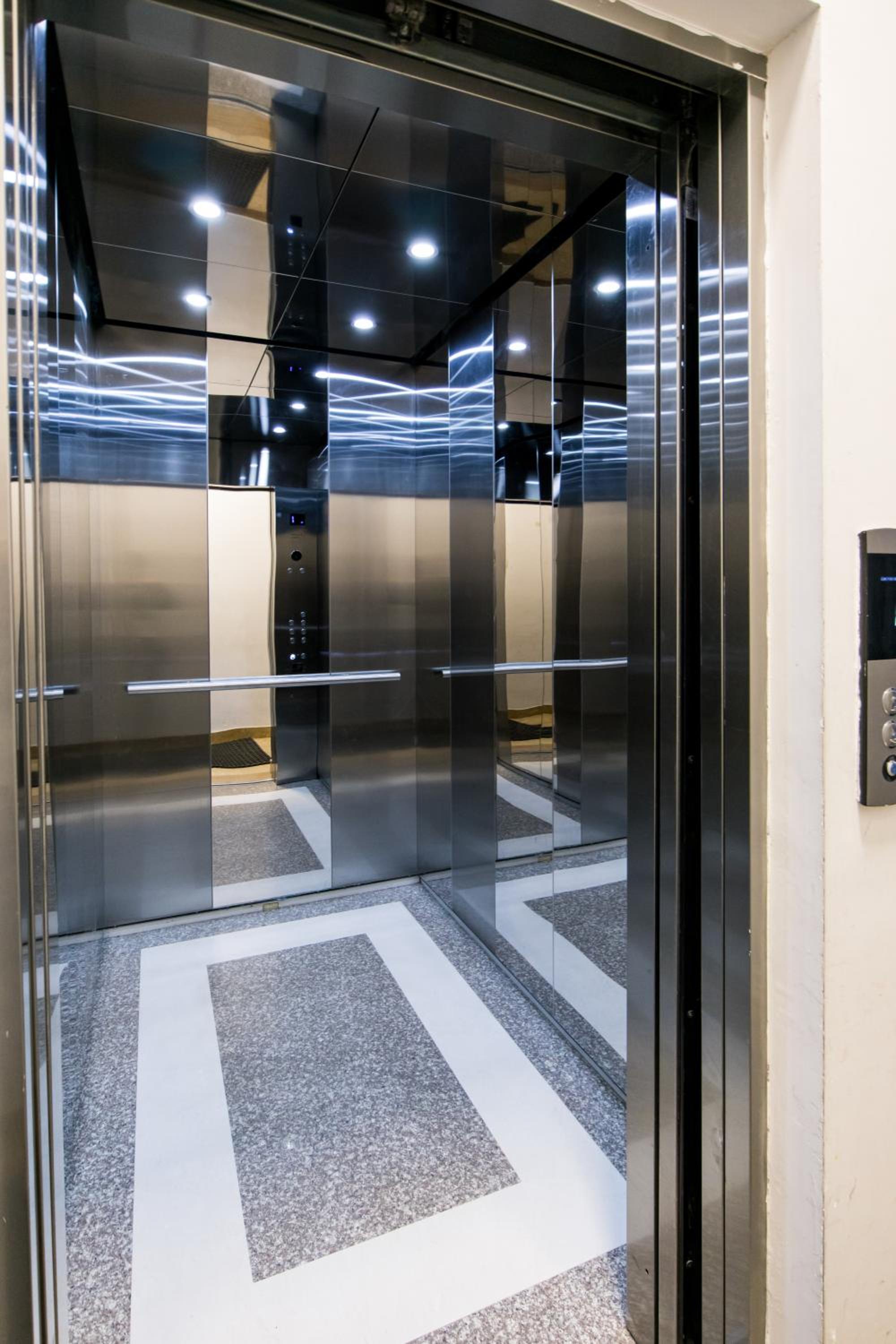 hotelise l Arcstone Apartment