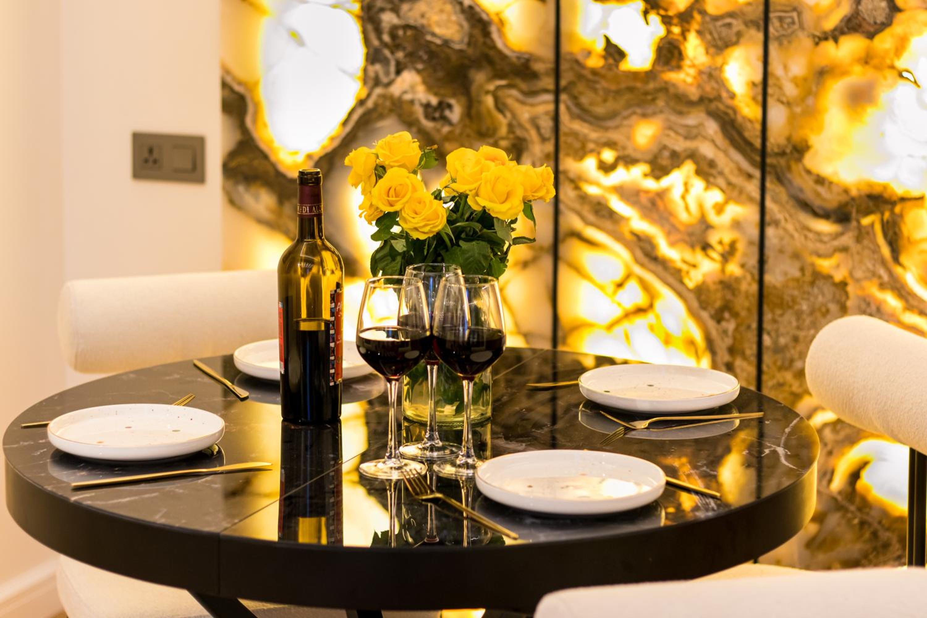 hotelise l Arcstone Apartment