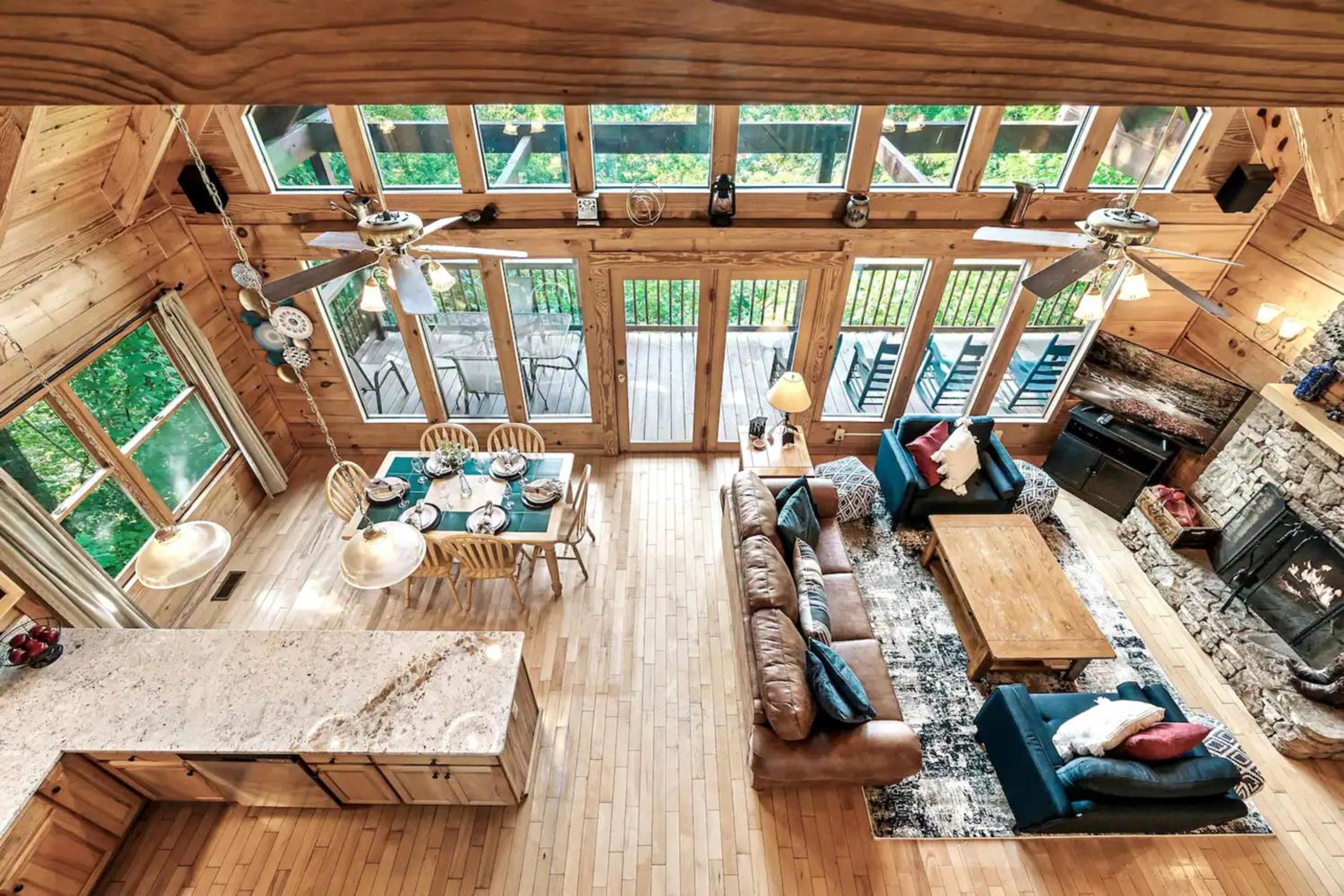 Mountain View Cabin with Hot Tub, Fire Pit & Deck view 3