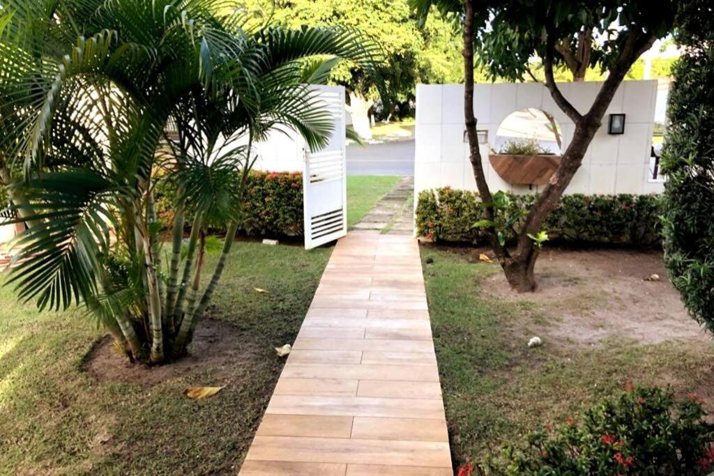 CASA DE PRAIA NO CONDOMÍNIO PARAÍSO, GUARAJUBA