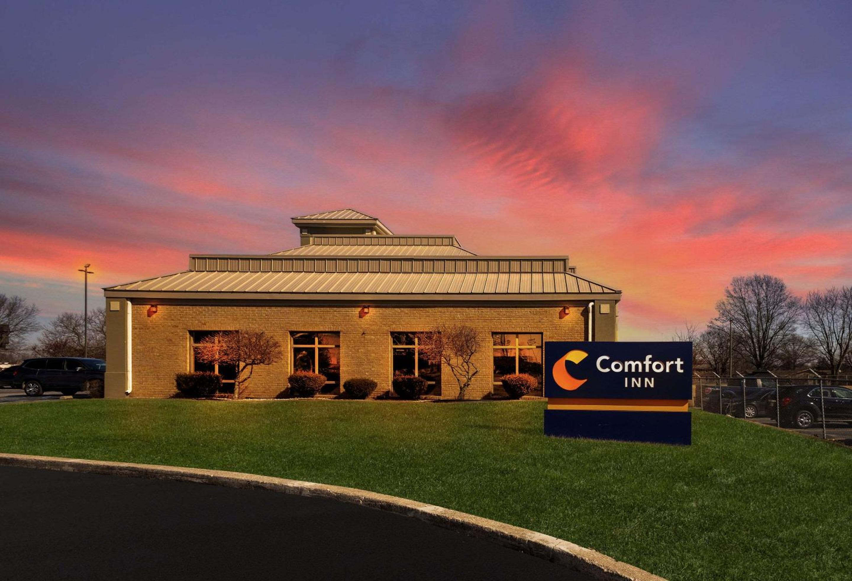 Comfort Inn Huntington Near University view 3