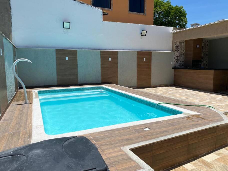 Casa com piscina, grande e espaçosa no Condomínio dos Pássaros