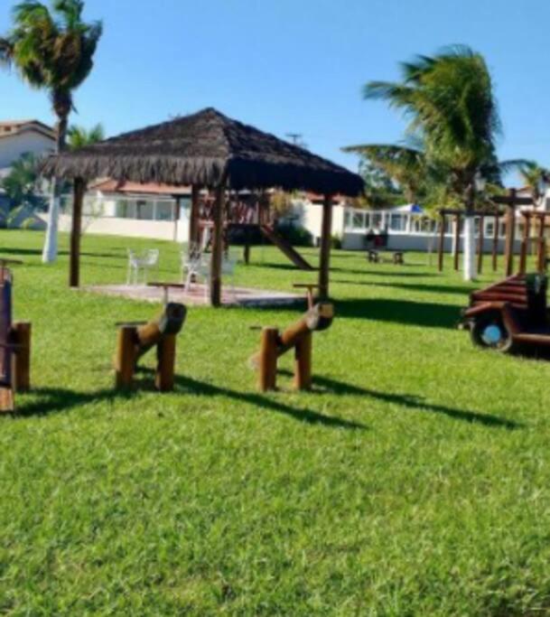 Casa com piscina, grande e espaçosa no Condomínio dos Pássaros