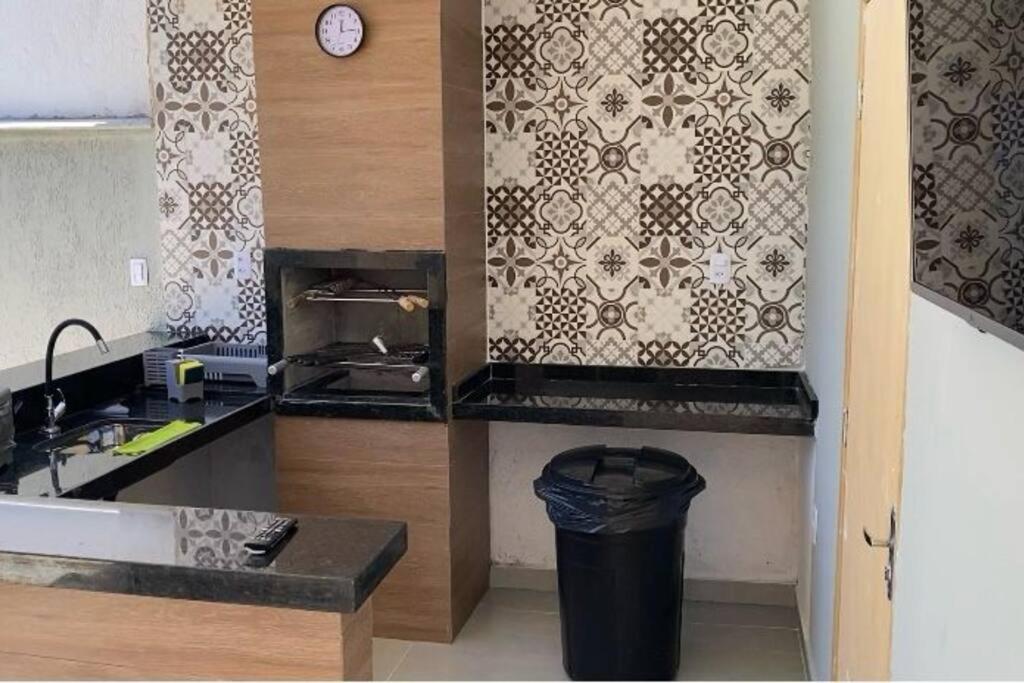 Casa com piscina, grande e espaçosa no Condomínio dos Pássaros