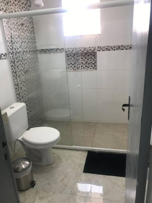 Casa com piscina, grande e espaçosa no Condomínio dos Pássaros
