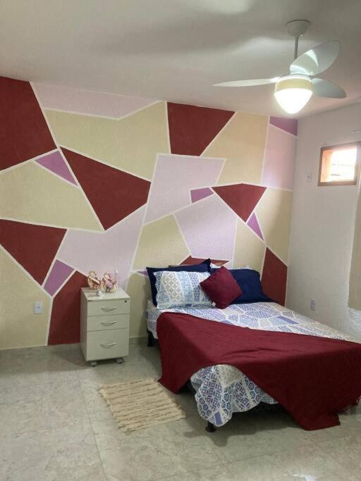 Casa com piscina, grande e espaçosa no Condomínio dos Pássaros