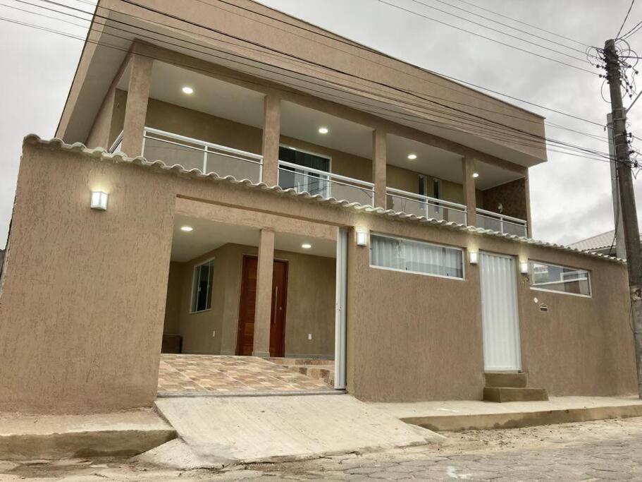Casa com piscina, grande e espaçosa no Condomínio dos Pássaros