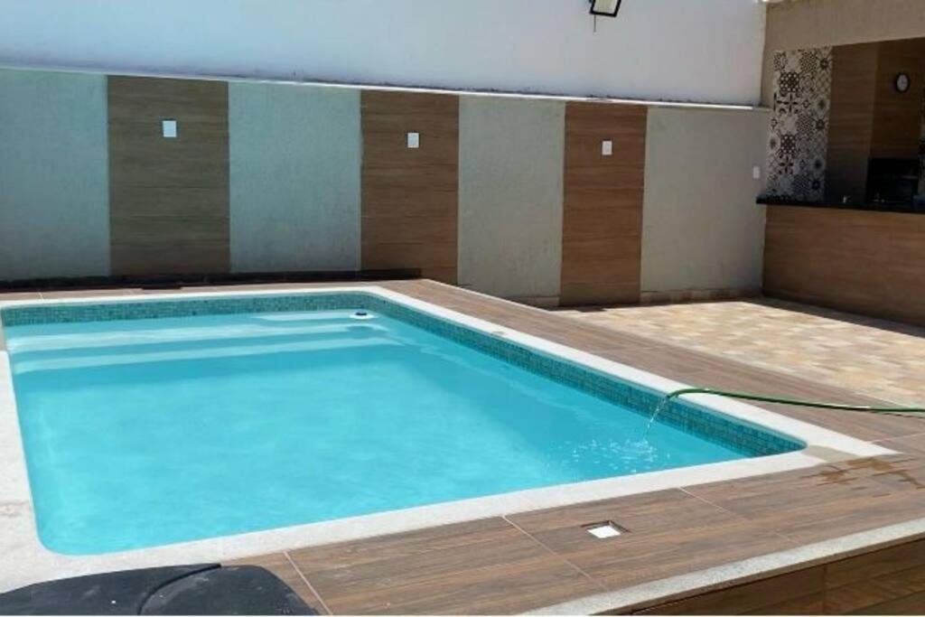 Casa com piscina, grande e espaçosa no Condomínio dos Pássaros