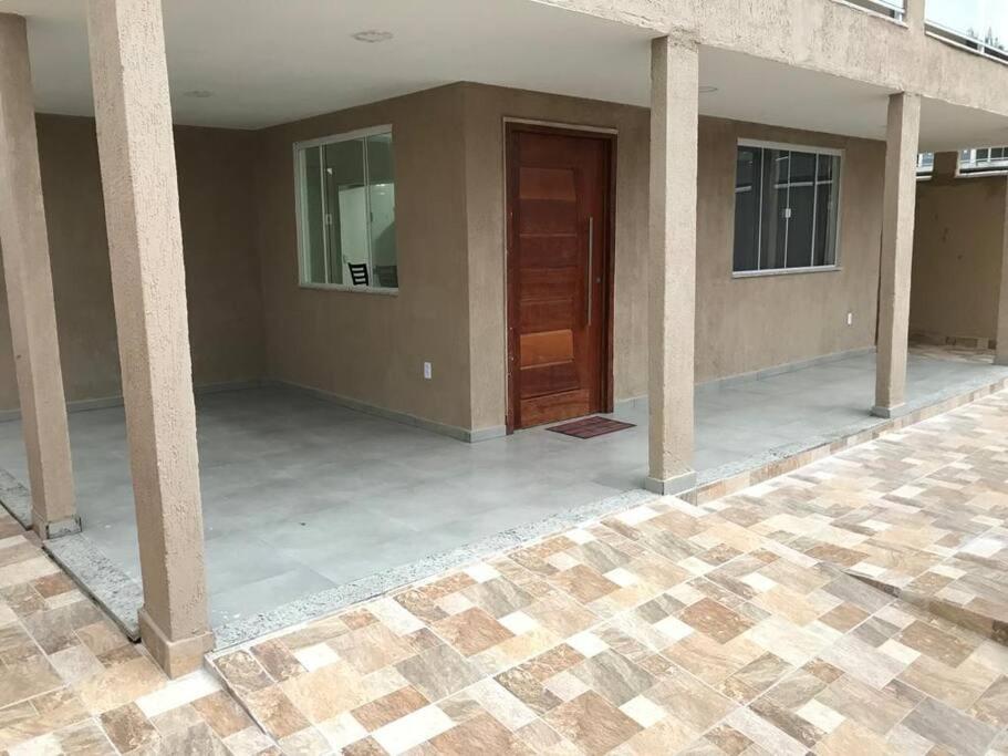 Casa com piscina, grande e espaçosa no Condomínio dos Pássaros