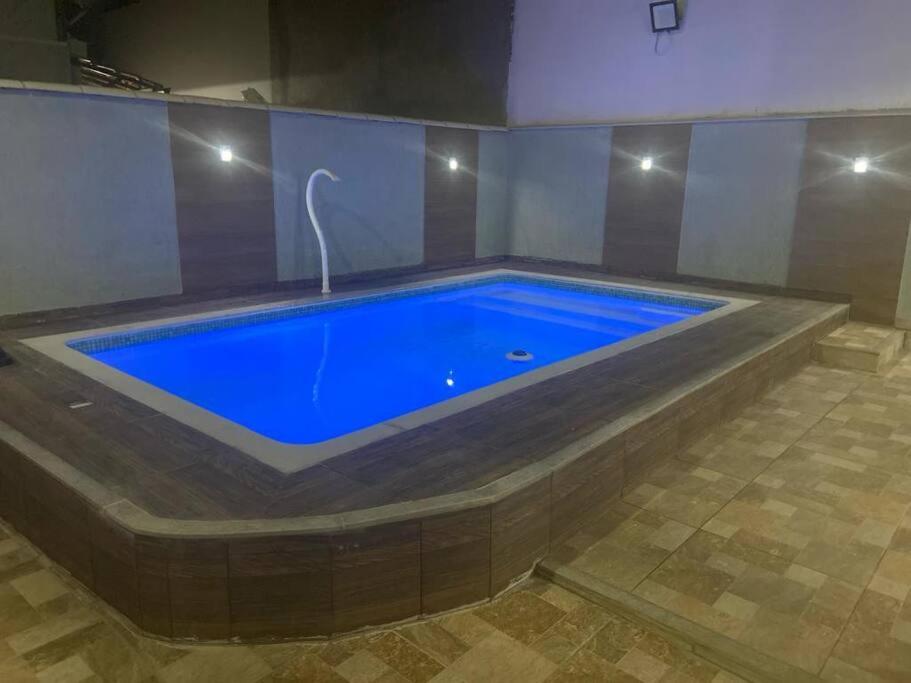 Casa com piscina, grande e espaçosa no Condomínio dos Pássaros