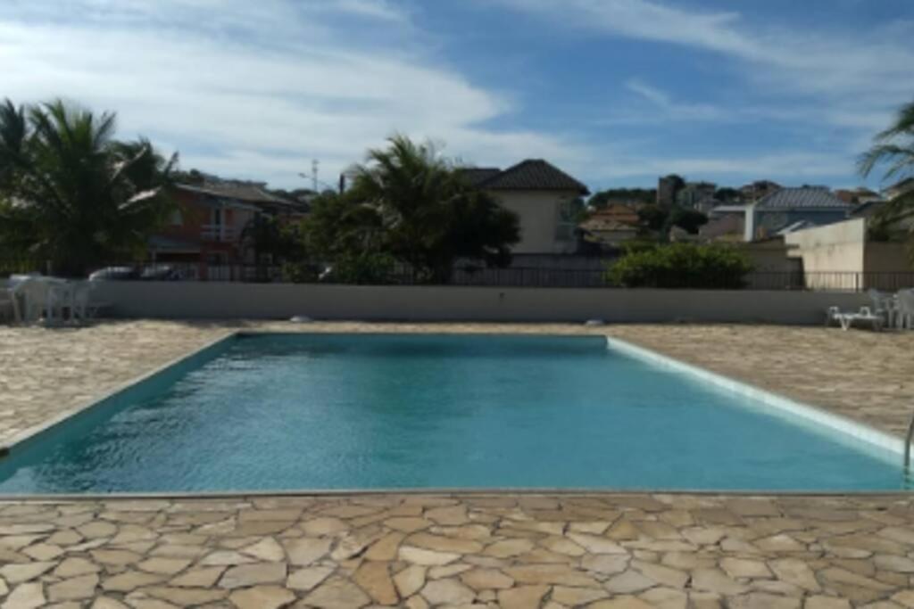 Casa com piscina, grande e espaçosa no Condomínio dos Pássaros