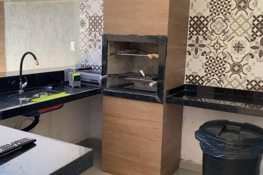 Casa com piscina, grande e espaçosa no Condomínio dos Pássaros