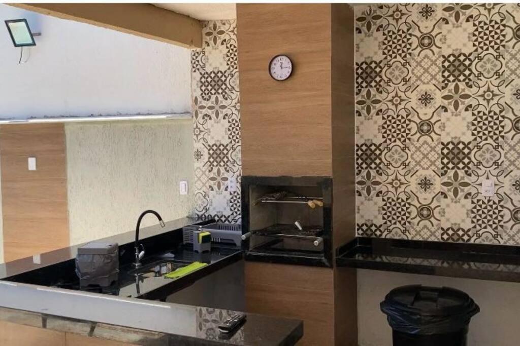 Casa com piscina, grande e espaçosa no Condomínio dos Pássaros