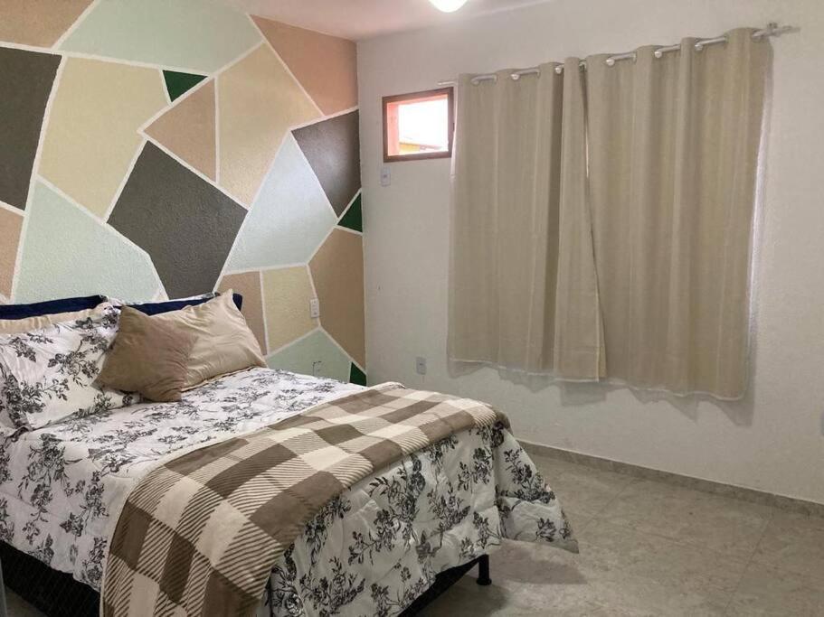 Casa com piscina, grande e espaçosa no Condomínio dos Pássaros