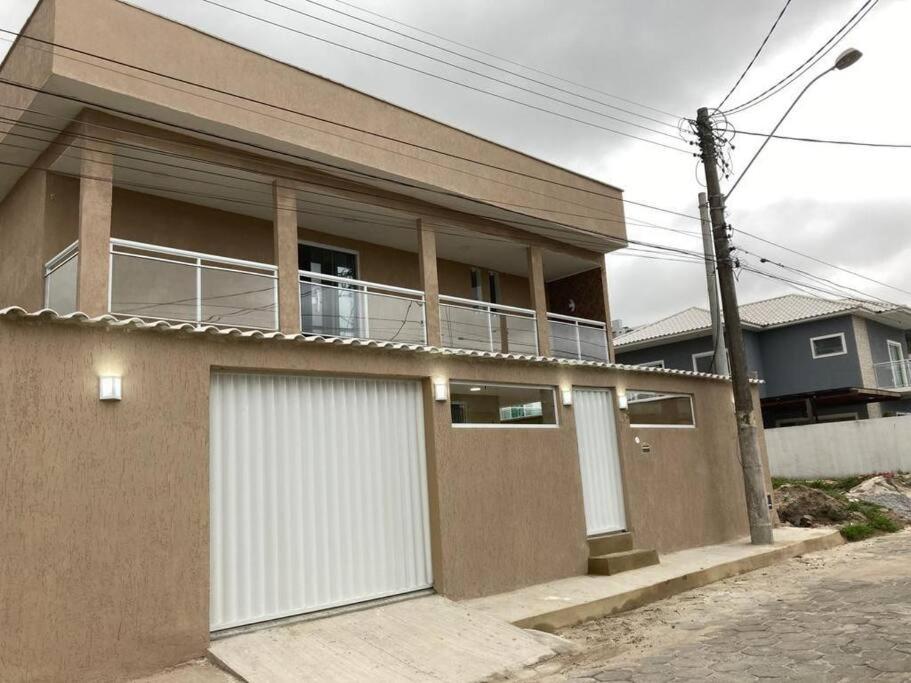 Casa com piscina, grande e espaçosa no Condomínio dos Pássaros