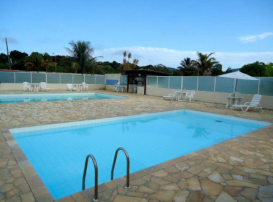 Casa com piscina, grande e espaçosa no Condomínio dos Pássaros