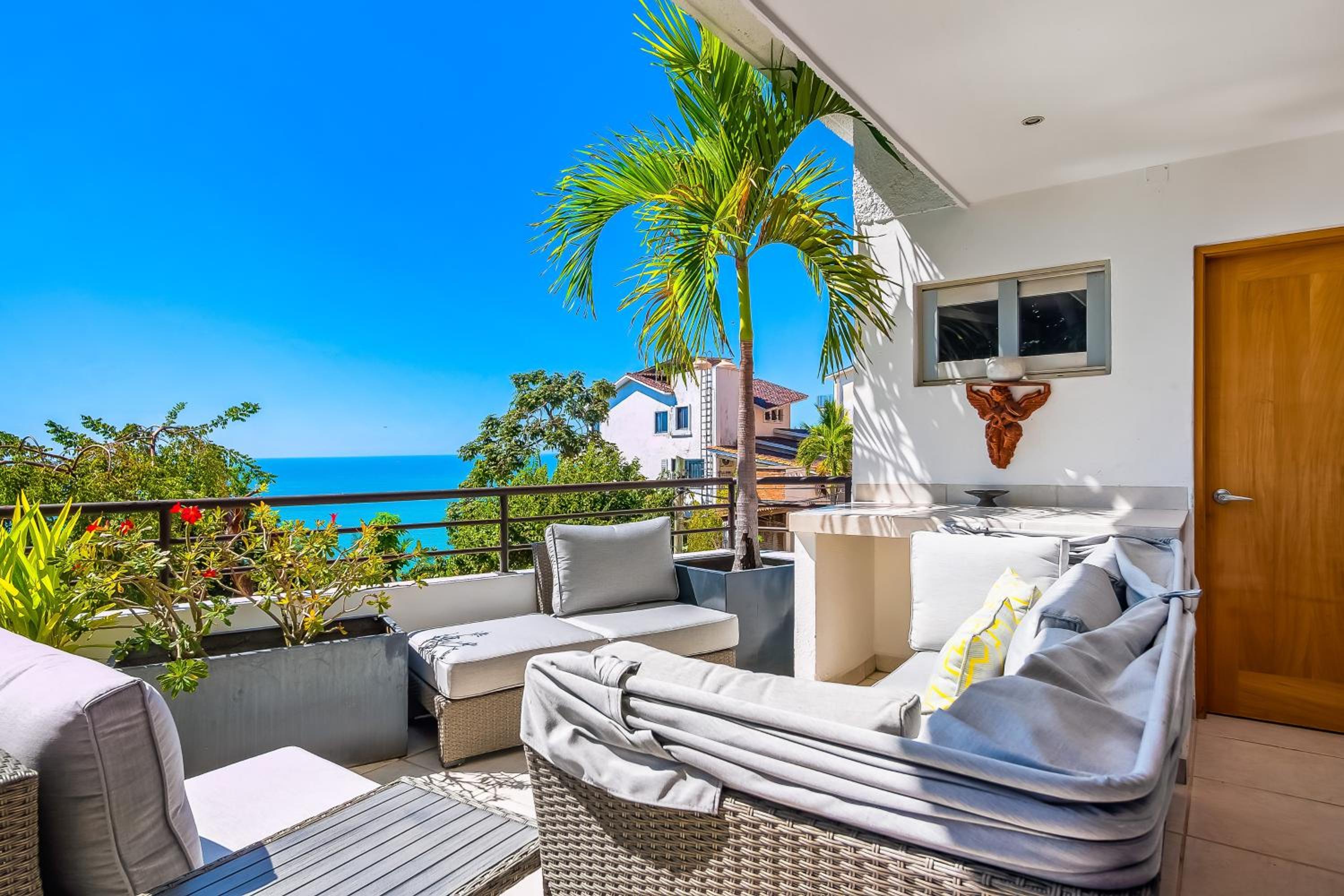 Villa by the Sea view 4