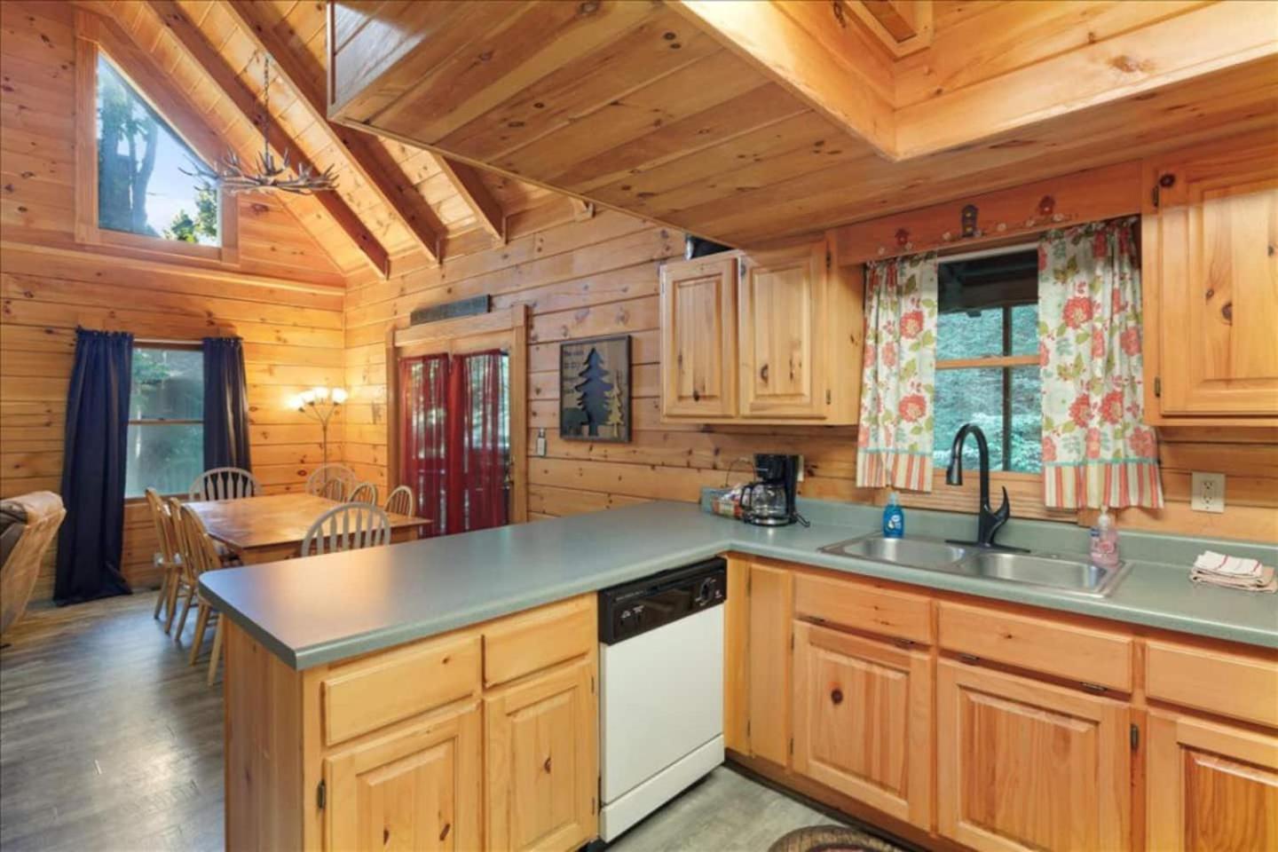Pigeon Forge Family Cabin with Games & Hot Tub