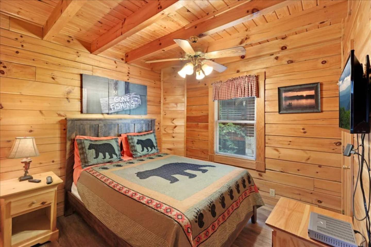 Pigeon Forge Family Cabin with Games & Hot Tub